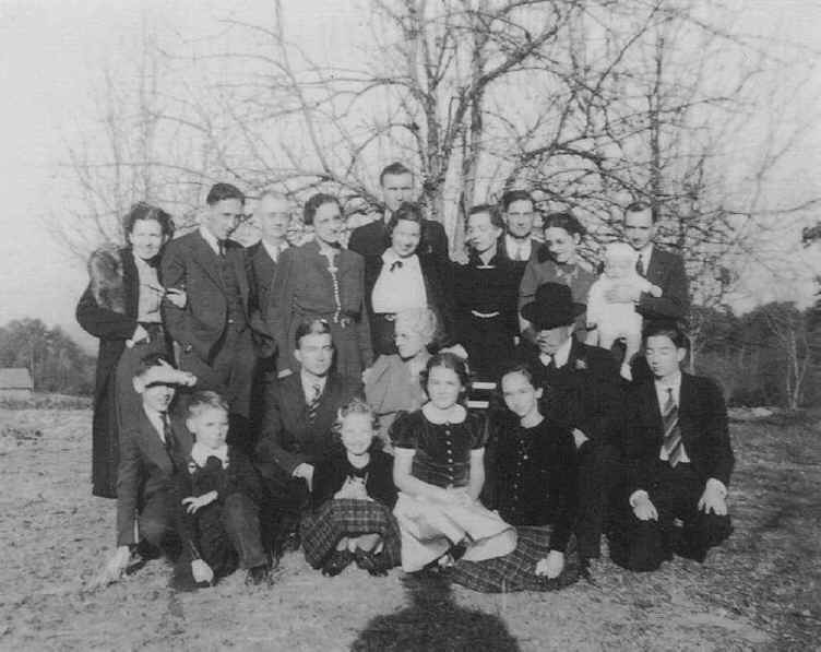 wpe7F.jpg (83402 bytes)