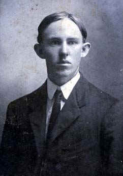 wpe6A.jpg (9101 bytes)