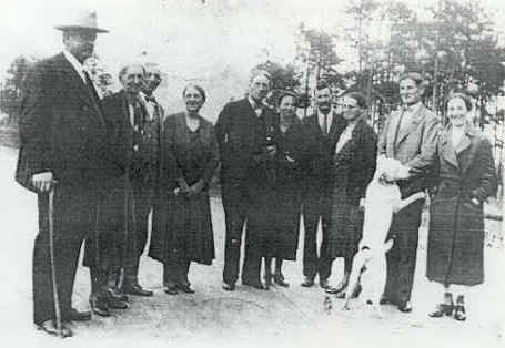 wpe8C.jpg (18297 bytes)