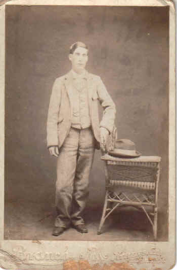 wpe155.jpg (41511 bytes)